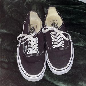 Black Women’s low top Vans